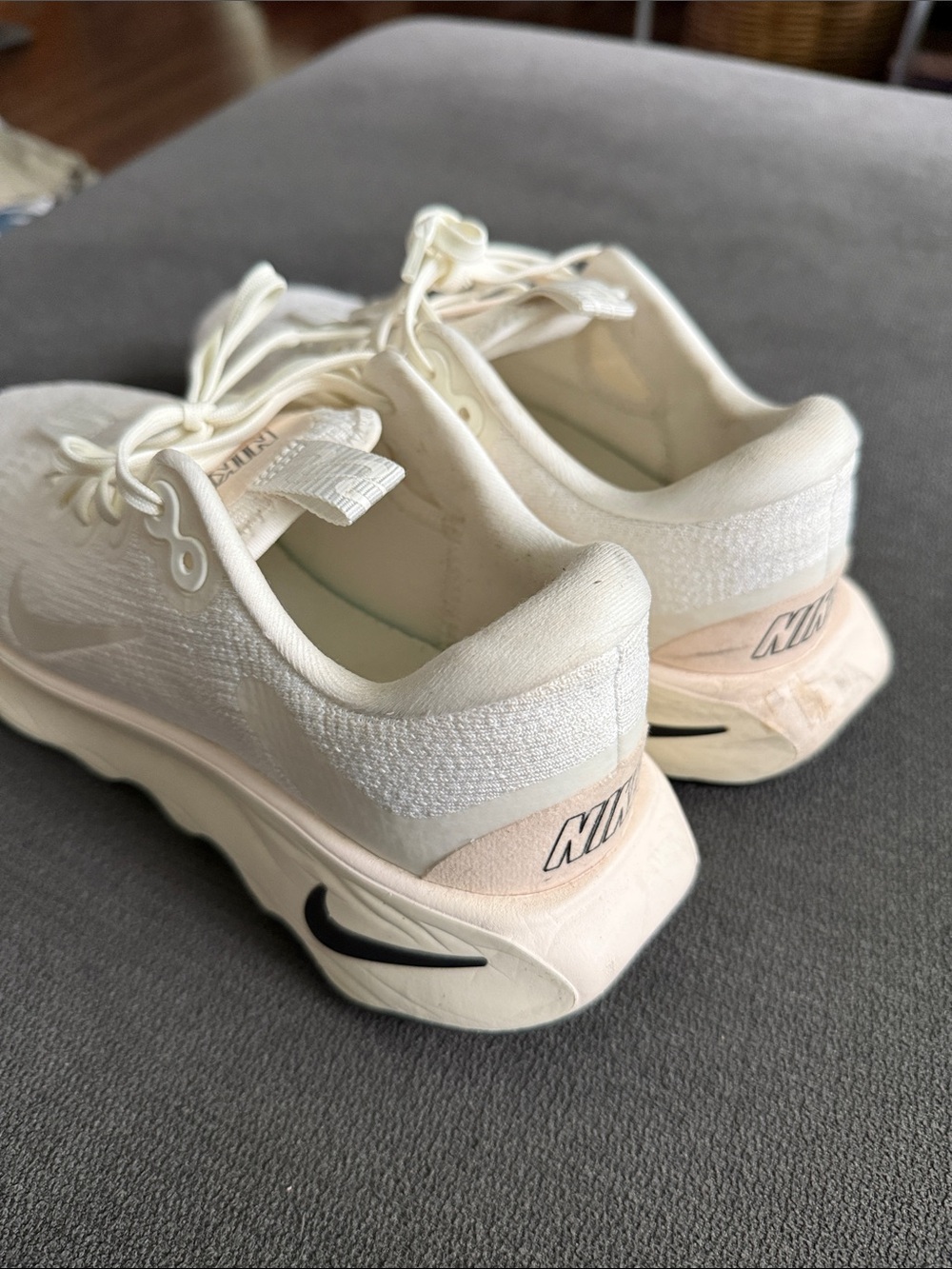 Nike Women's Cream/White Low-Profile Running Sneakers Motiva - Picture 3 of 7